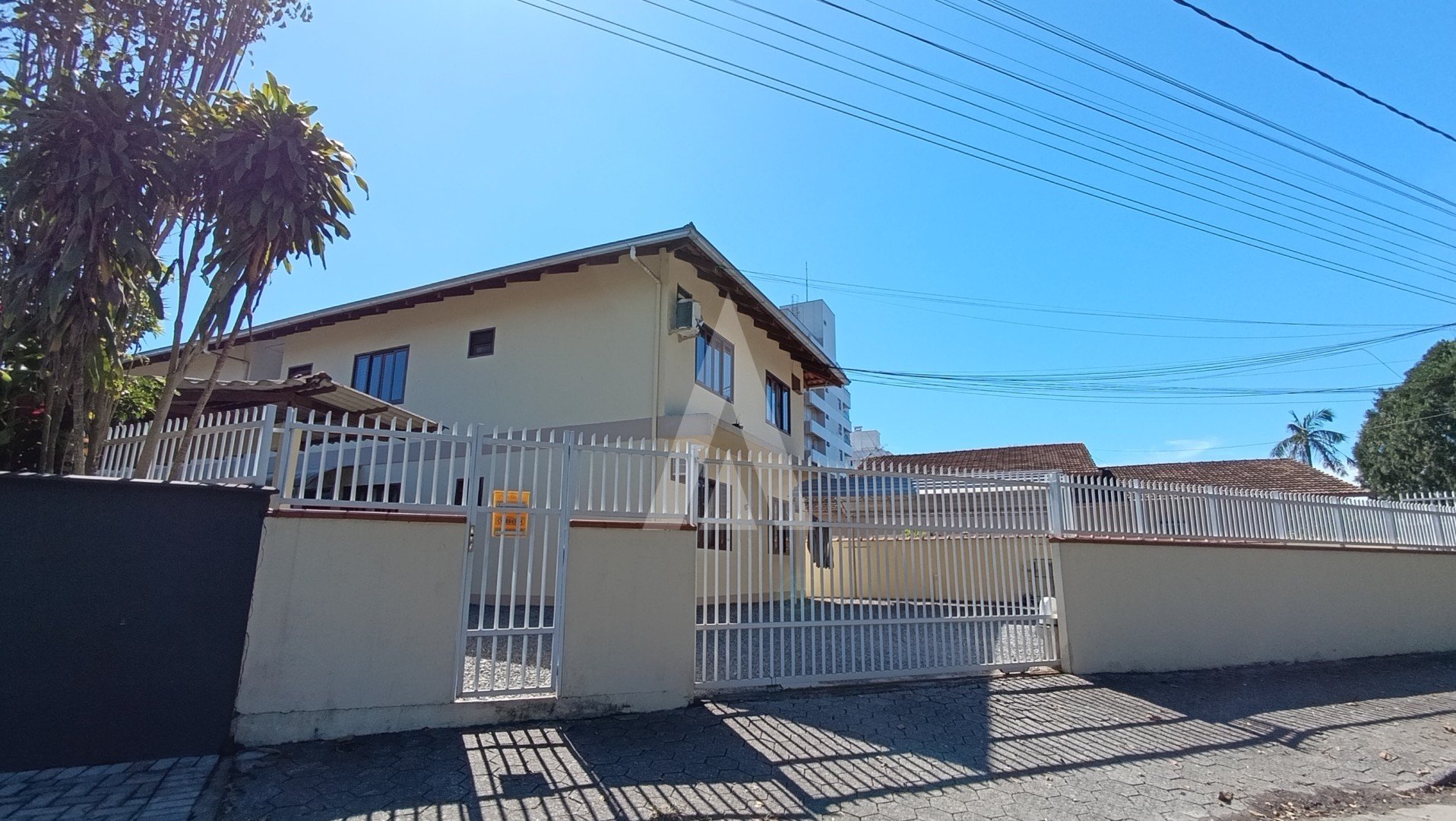 FACHADA L1