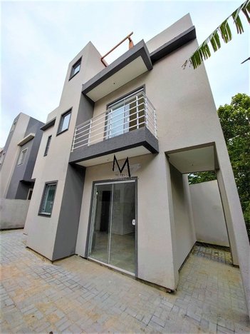 house em Rua Pau de Canela, Rio Tavares - Florianópolis - SC
