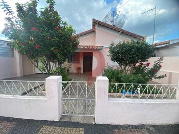 house em Rua Doze de Outubro, Vila Santana - Valinhos - SP