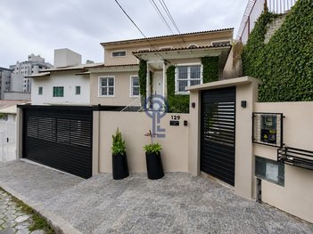 house em Rua Monsenhor Manfredo Leite, Agronômica - Florianópolis - SC