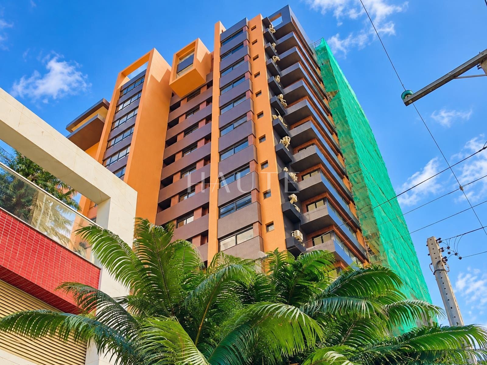 Apartamento 3 dormitórios (1 suíte) com 2 vagas e 105,67 m²