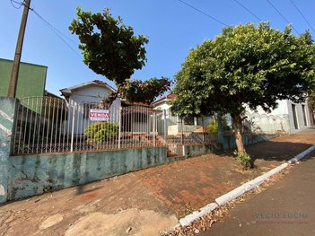 house em Avenida Antonio Brandão de Oliveira, Centro - Jataizinho - PR