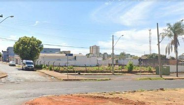 land_lot em Rua Curitiba, Brasil - Uberlândia - MG