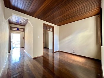 house em Rua Três de Maio, Centro - Pelotas - RS