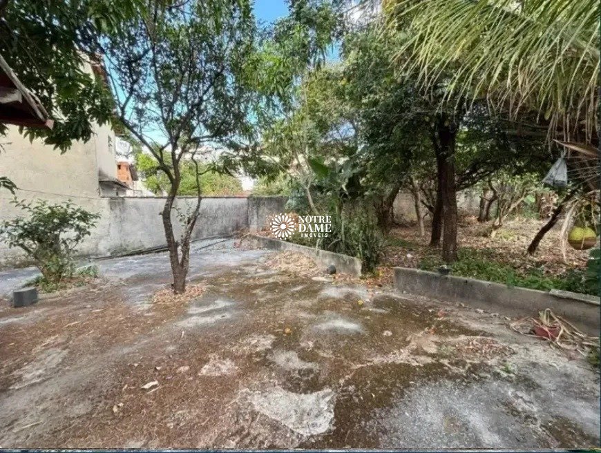 Casa com 3 quartos — Santa Amélia, Belo Horizonte