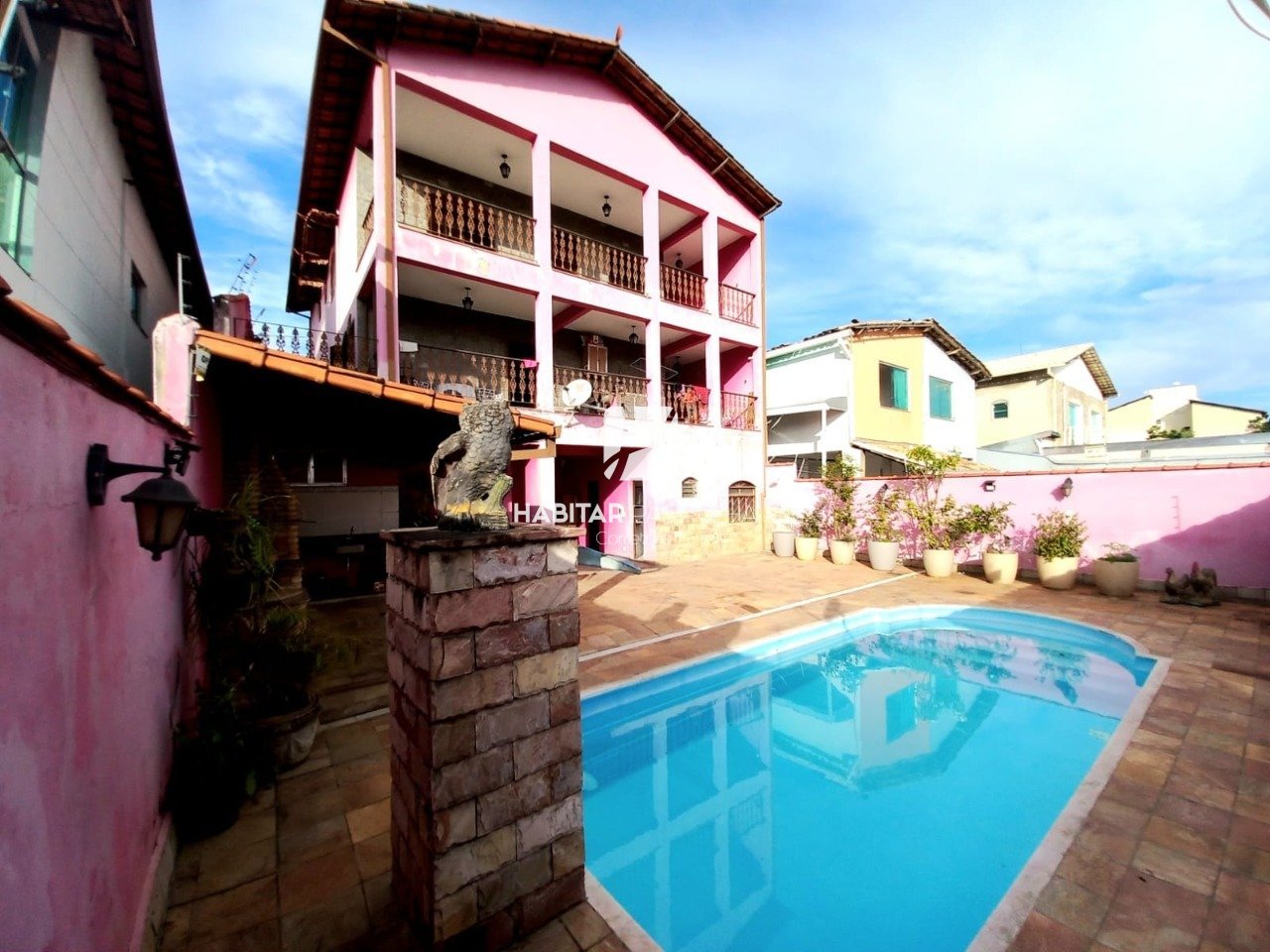 Casa com 5 quartos — Santa Mônica, Belo Horizonte