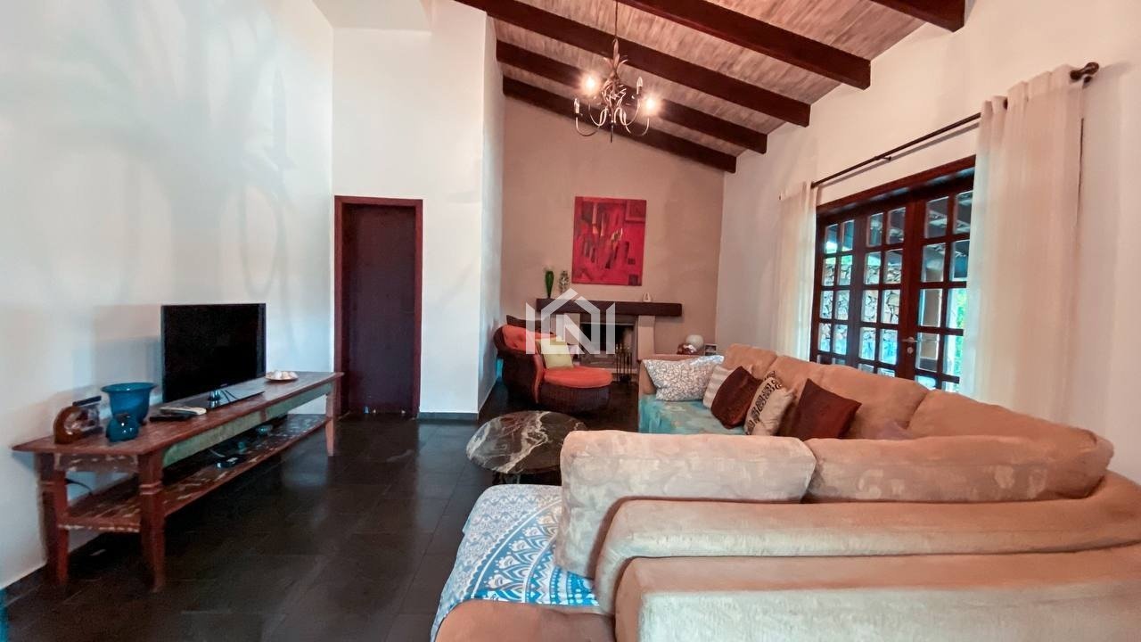 Casa a venda no condominio Patrimonio do Carmo - Sala de estar com lareira