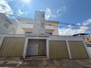 apartment em Rua Sete de Abril, Vila Maquiné - Mariana - MG