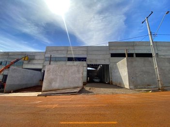 industrial em Rua Londrina Esporte Clube, Cilo 3 - Londrina - PR