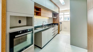 apartment em Rua dos Chernes, Jurerê - Florianópolis - SC