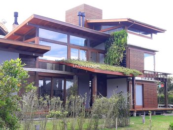 house em Reverendo Gelson dos Santos Castro, Rio Tavares - Florianópolis - SC