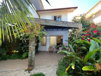 house em Avenida do Ipê-Amarelo, Lagoa da Conceição - Florianópolis - SC