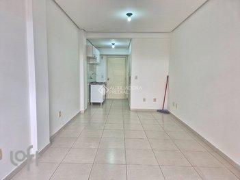 apartment em Rua Vigário José Inácio, Centro - Porto Alegre - RS