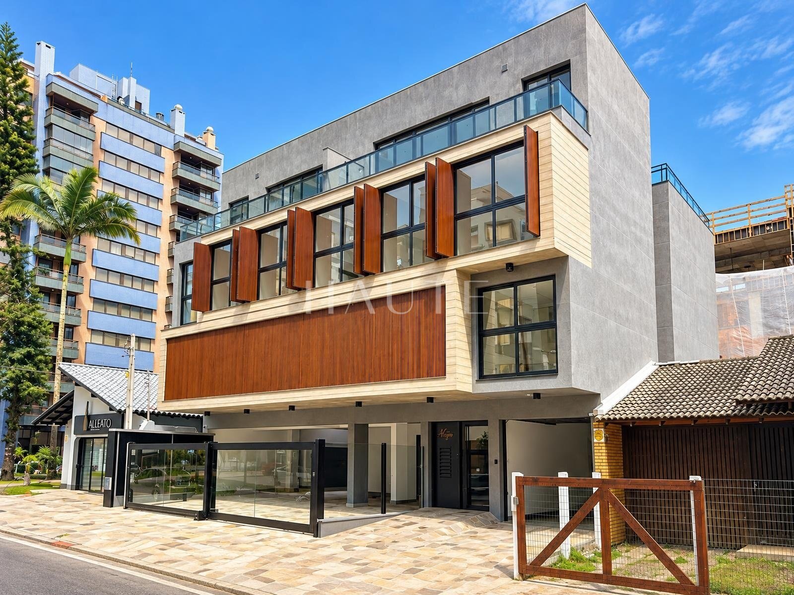 Apartamento 3 dorm (1 suíte) com rooftop e piscina—2 vagas