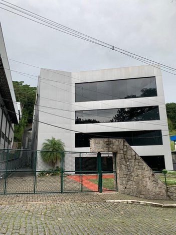 industrial em Estrada União e Indústria, Itaipava - Petrópolis - RJ