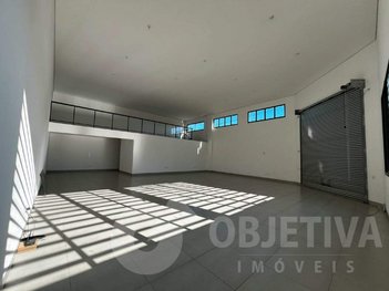 industrial em Avenida Iraque, Laranjeiras - Uberlândia - MG