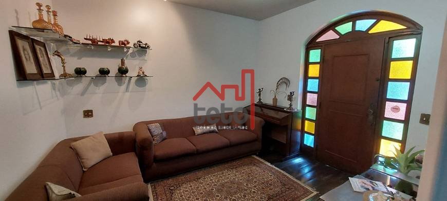 Casa com 5 quartos — Calafate, Belo Horizonte