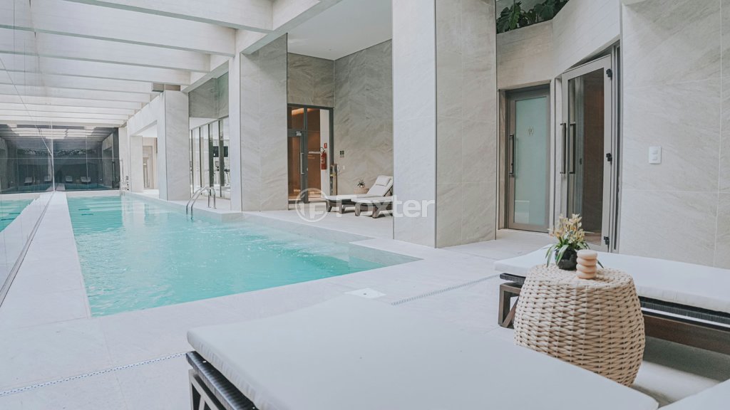 piscina-e-lounge-com-vista-para-o-jardim.jpeg
