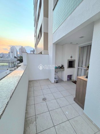 apartment em Avenida Brigadeiro da Silva Paes, Campinas - São José - SC