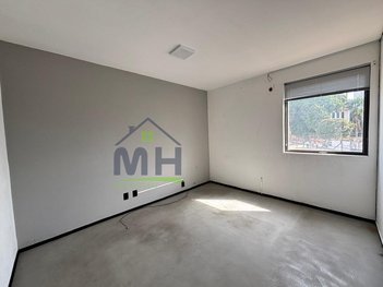 office em Costa Pereira, Centro - Lavras - MG