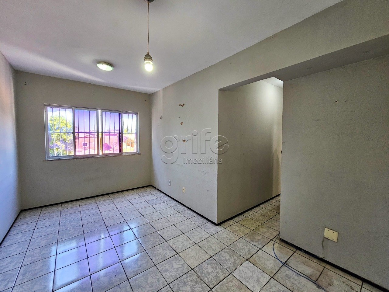 Apartamento de 3 Quartos, 2 Banheiros, 1 Vagas de Garagem-01