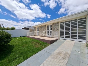 house em Avenida José Gulin, Bacacheri - Curitiba - PR