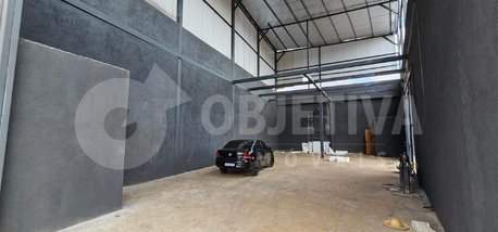industrial em Avenida Professora Minervina Cândida de Oliveira, Bom Jesus - Uberlândia - MG