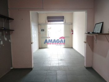 commercial_building em São João, São João - Jacareí - SP