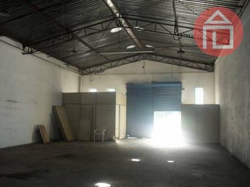 industrial em Avenida Juscelino Kubitschek de Oliveira, Matadouro - Bragança Paulista - SP