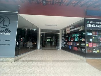 business em Estrada União e Indústria, Itaipava - Petrópolis - RJ