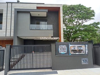 house em Rodovia Doutor Antônio Luiz Moura Gonzaga, Rio Tavares - Florianópolis - SC