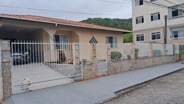 house em Rua das Perobas, Madri - Palhoça - SC