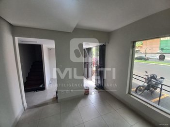 house em Avenida Getúlio Vargas, Daniel Fonseca - Uberlândia - MG