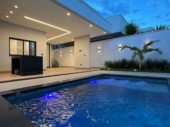 house em Avenida Seme Simão, Granada - Uberlândia - MG