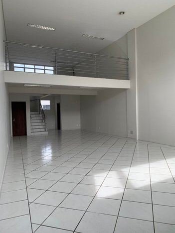 business em Avenida Desembargador Clotário Portugal, Centro - Campo Largo - PR