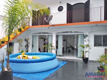house em Praca Coronel Brasilio Fonseca, Centro - Guararema - SP