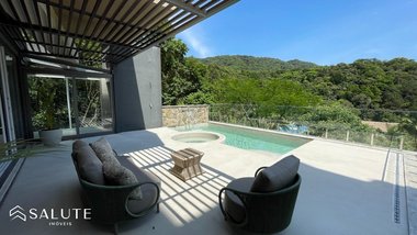 house em Avenida Marcio Ferreira de Mello e Silva, Praia Brava de Itajaí - Itajaí - SC