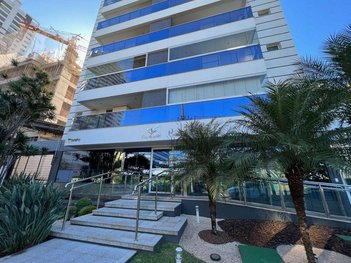 apartment em Rua das Guaianãs, Vivendas do Arvoredo - Londrina - PR