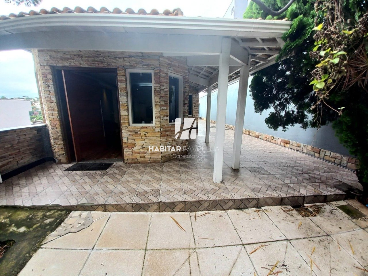 Casa com 3 quartos — Heliópolis, Belo Horizonte