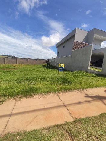 land_lot em Rua Fátima Aparecida Pereira da Silva, Floratta Nações Residencial - Bauru - SP