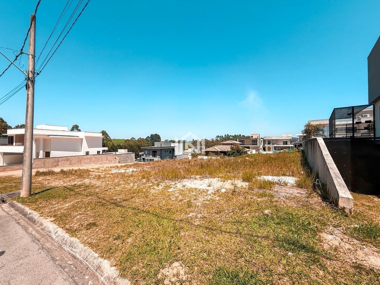 terreno a venda no condominio reserva santa paula