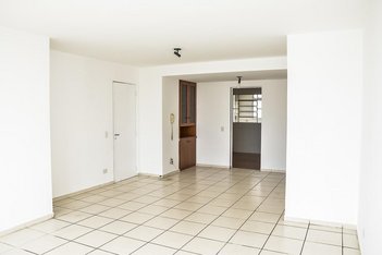 apartment em Rua Francisco Alves Guimarães, Cristo Rei - Curitiba - PR