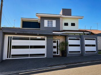 house em Rua Takeo Teshima, Jardim Caviúna - Rolândia - PR