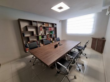 commercial_building em Rua 33 A, Setor Aeroporto - Goiânia - GO