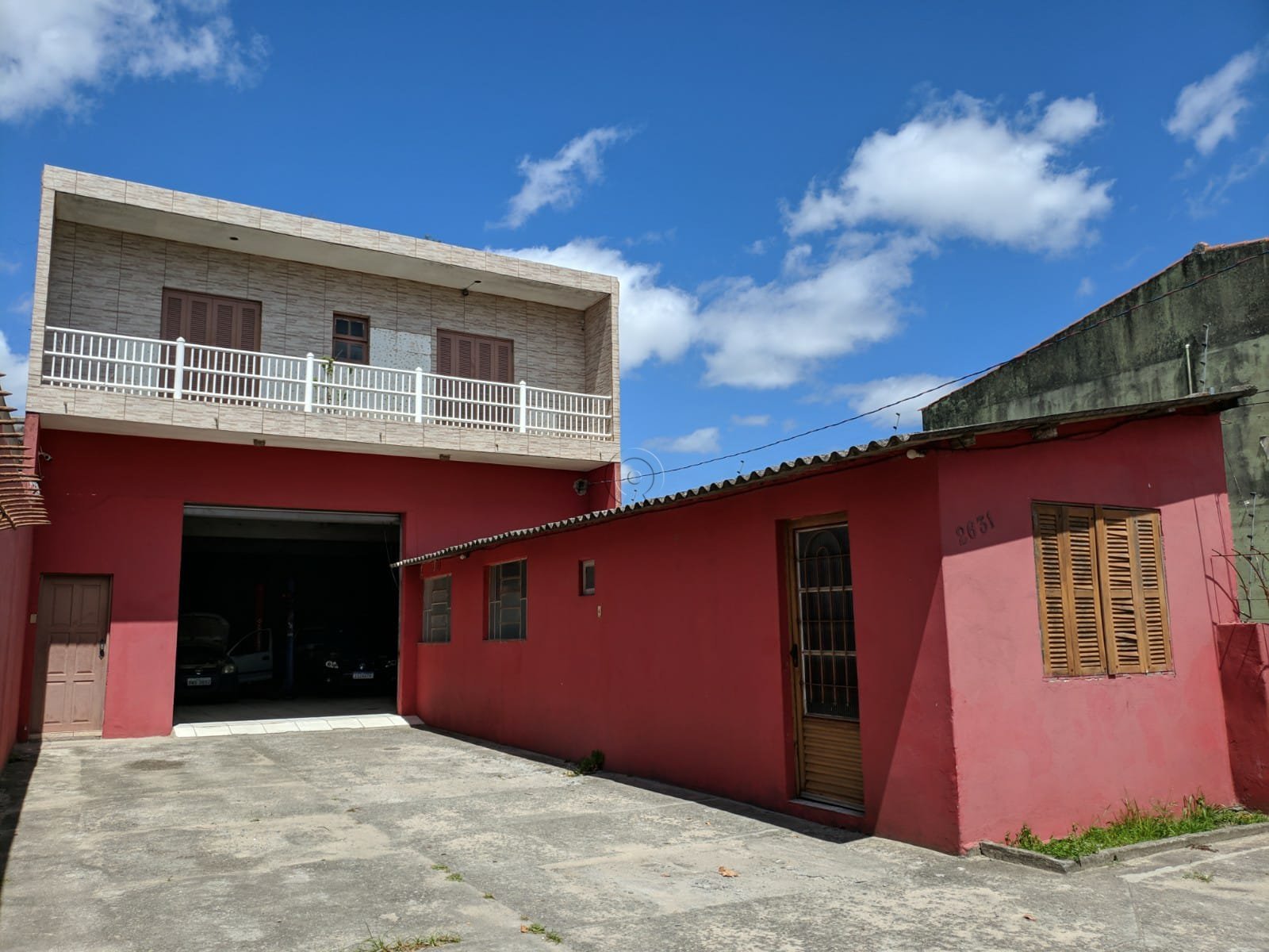 Patio com Casa/escritório com WC e Cozinha