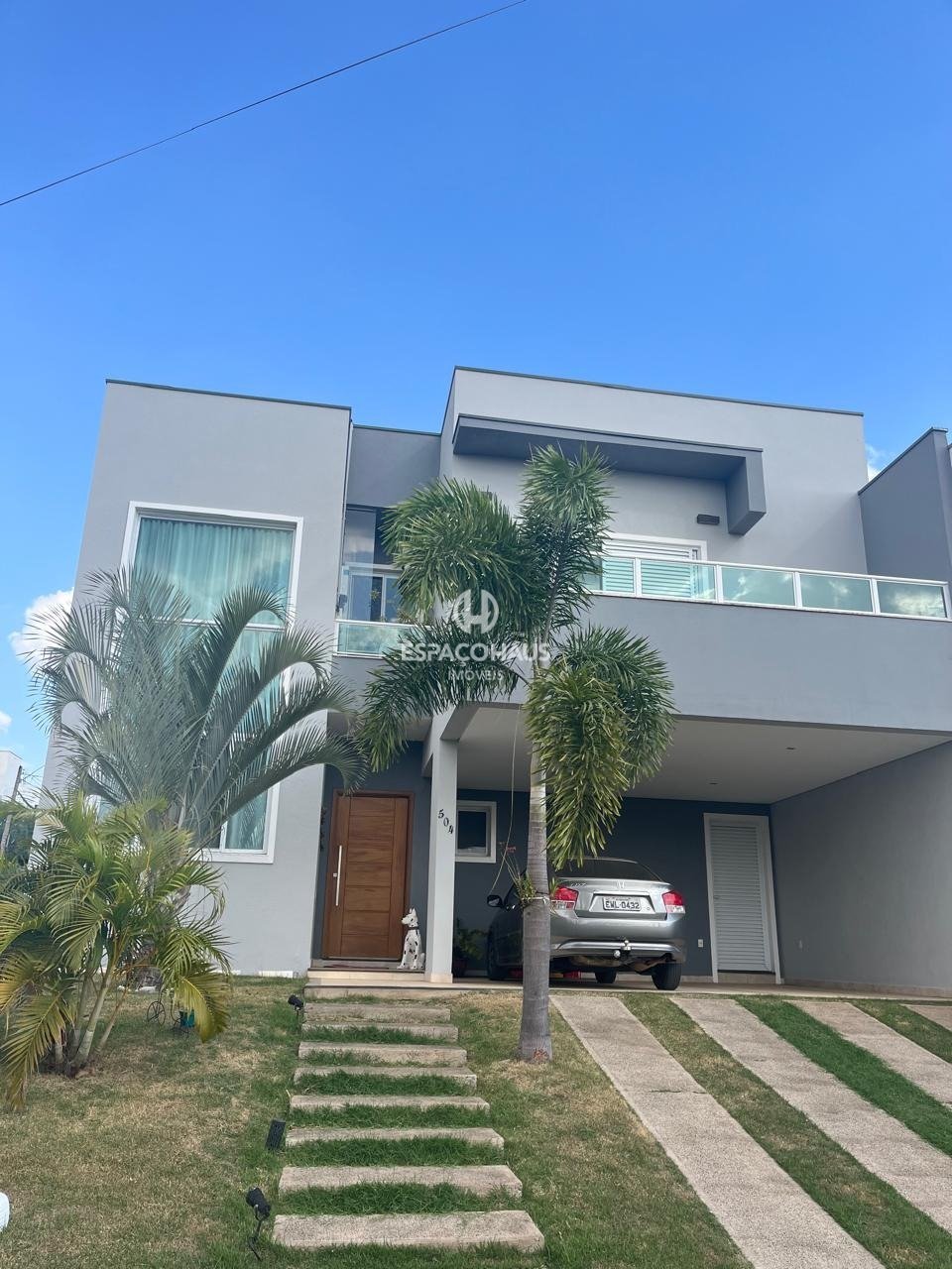 1_Fachada da Casa_Sobrado_para alugar e Venda_ em condomínio de Indaiatuba.S.P.