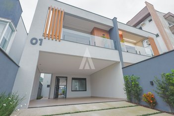 house em Rua Willibaldes Silveira de Souza, Jardim Sofia - Joinville - SC