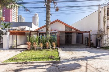 house em Rua Delegado Leopoldo Belczak, Cristo Rei - Curitiba - PR