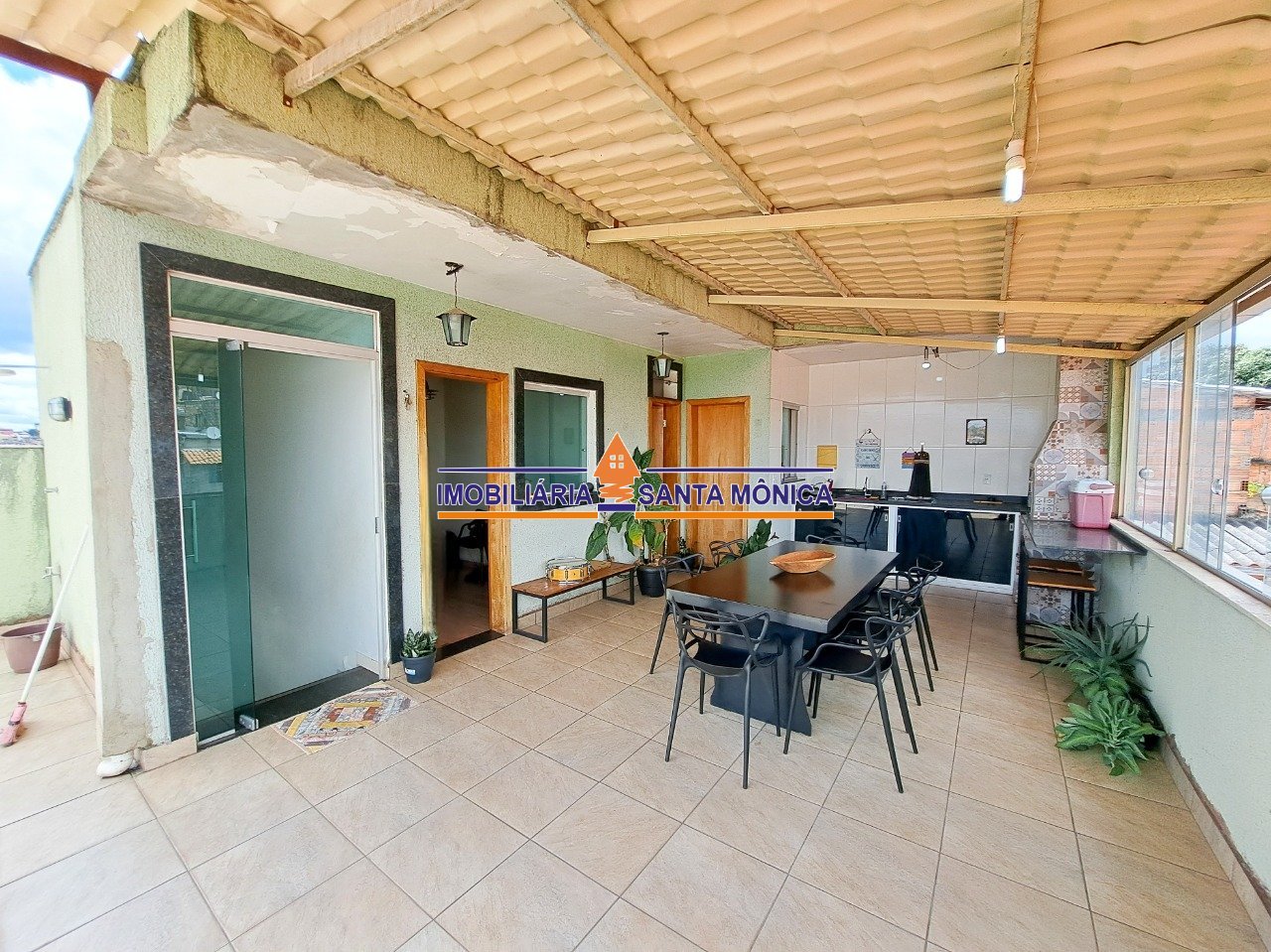 Casa com 5 quartos — Piratininga (Venda Nova), Belo Horizonte