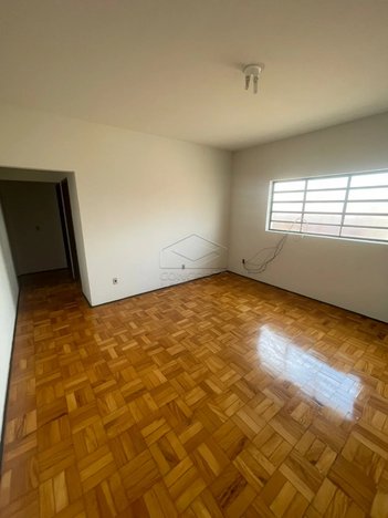 house em Praça Hipólito Lopes, Vila Operária - Barra Bonita - SP